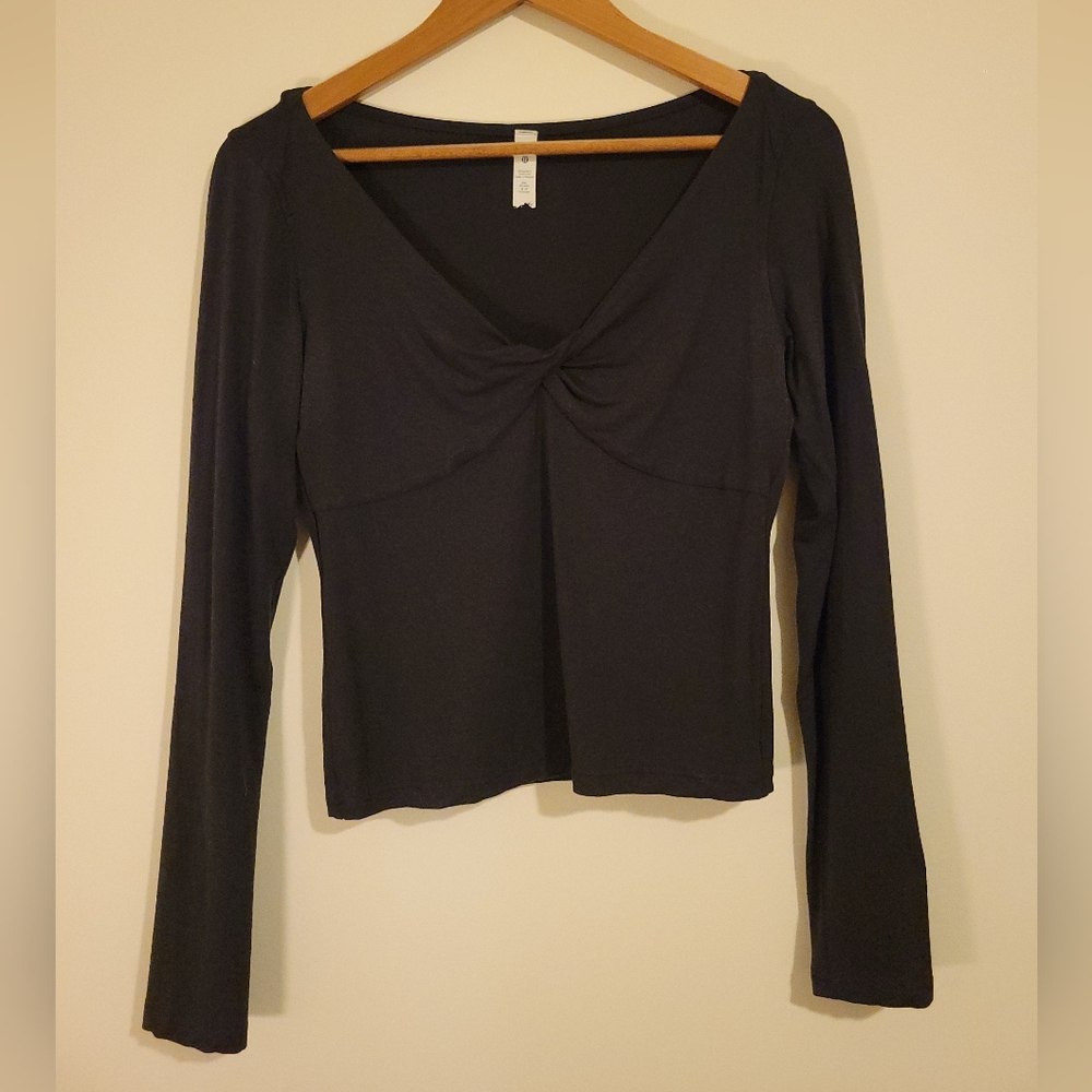 Lululemon twist front long sleeve